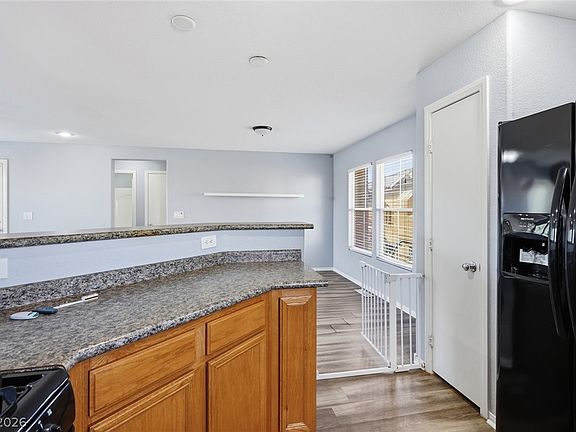 4th image of 10478 Badger Ravine St
