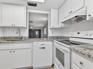 2141 SE 15th Pl APT 110, Cape Coral, FL 33990