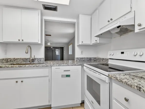 2141 SE 15th Pl APT 110, Cape Coral, FL 33990
