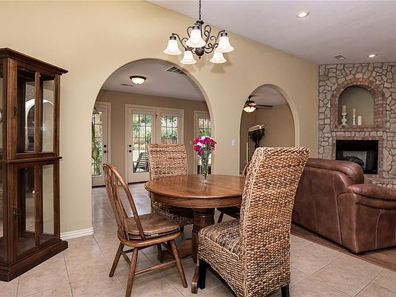 4th image of 2 Laceby Ln