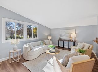 8621 Darnel Rd, Eden Prairie, MN 55344