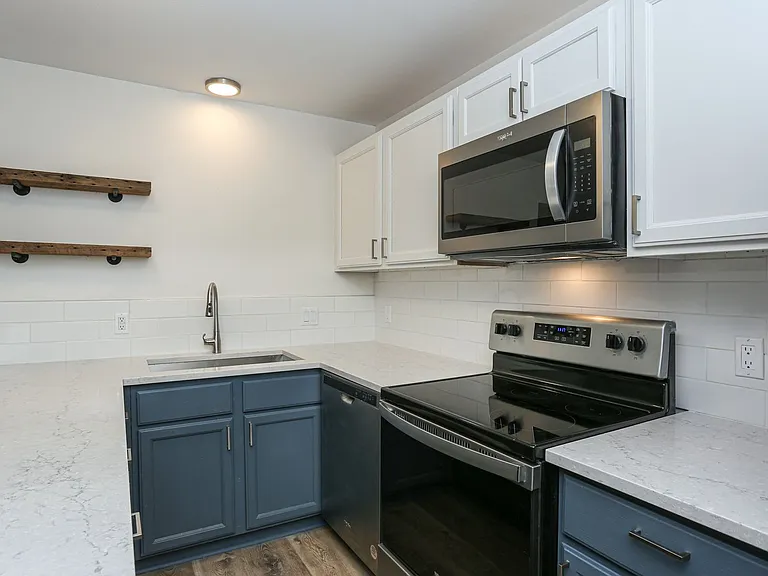412 S Main St #223 — Photo 4