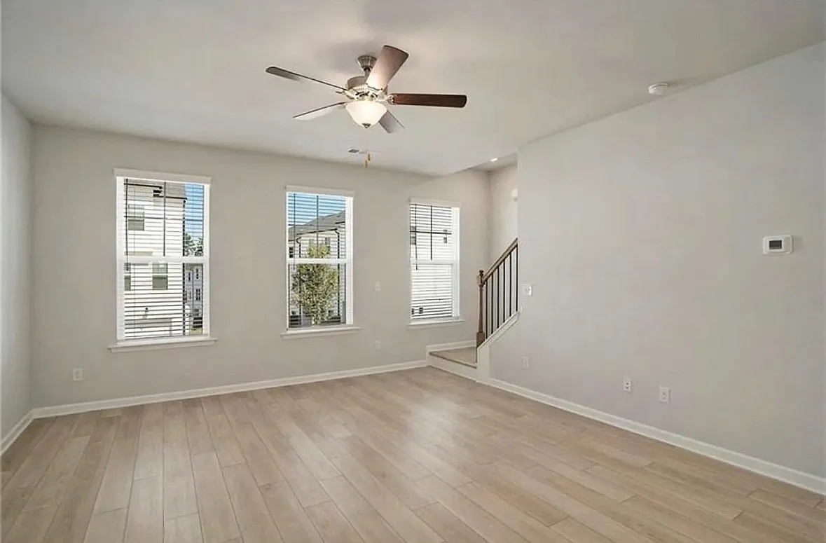 4 bed, 3.5 bath, 1942 sqft, $3,500 — Photo 4