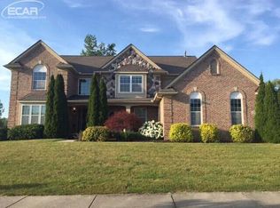 2273 Lake Ridge Dr, Grand Blanc, MI 48439