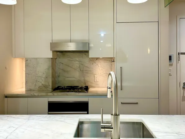 351 West 54th Street image 1 of 8