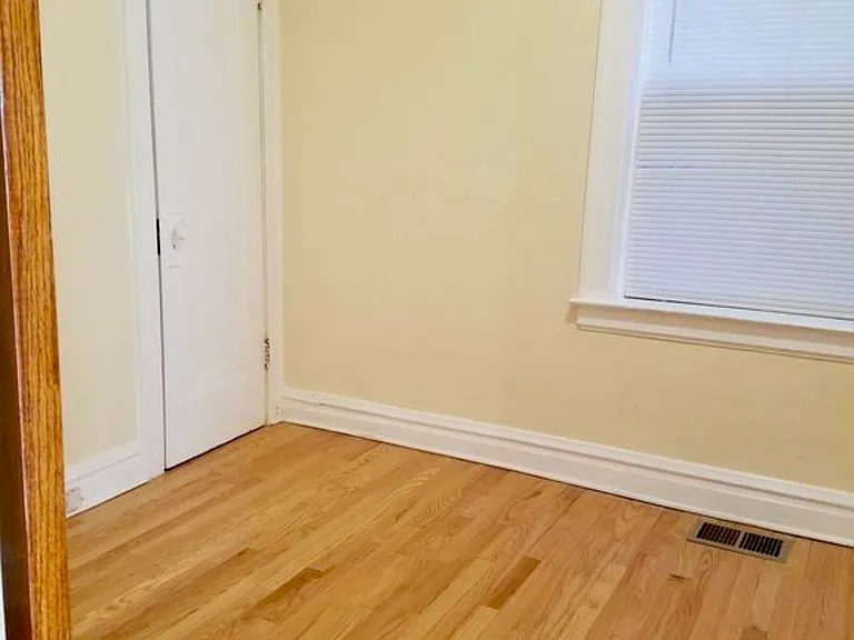 2647 N Harding Ave #1 — Photo 5