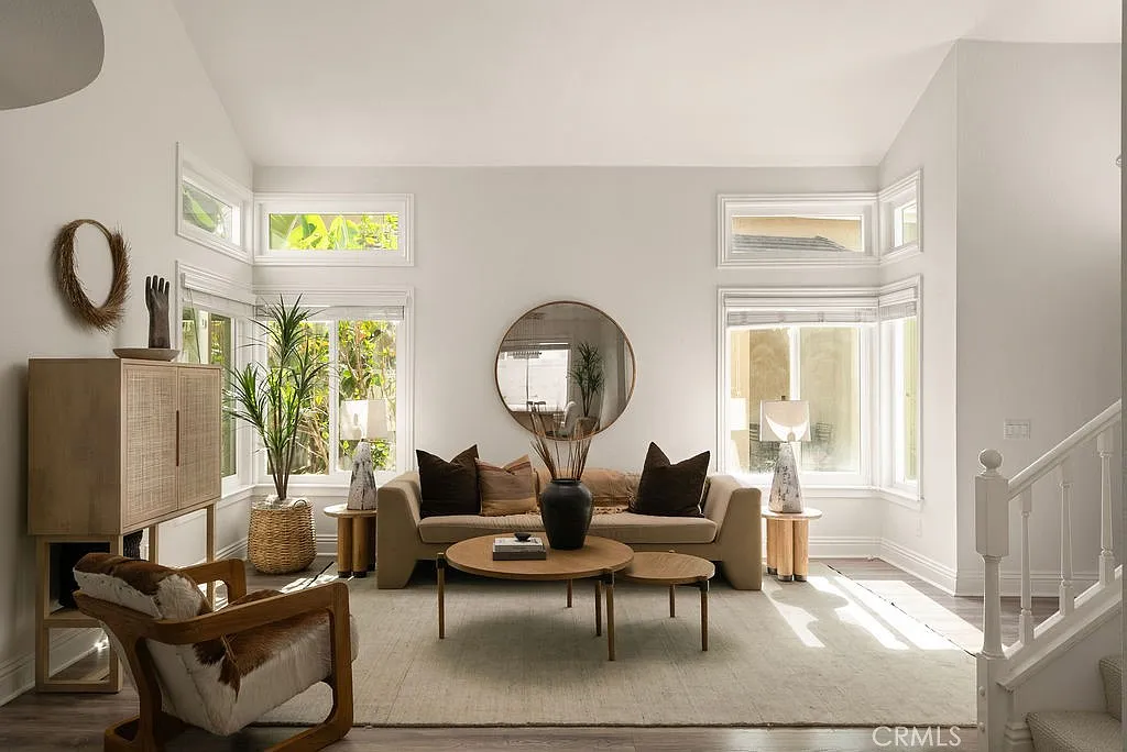 4 bed, 2.5 bath, 2013 sqft, $6,000 — Photo 3