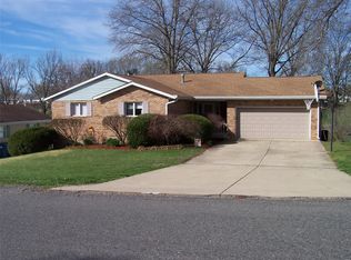 872 Holiday Point Pkwy, Edwardsville, IL