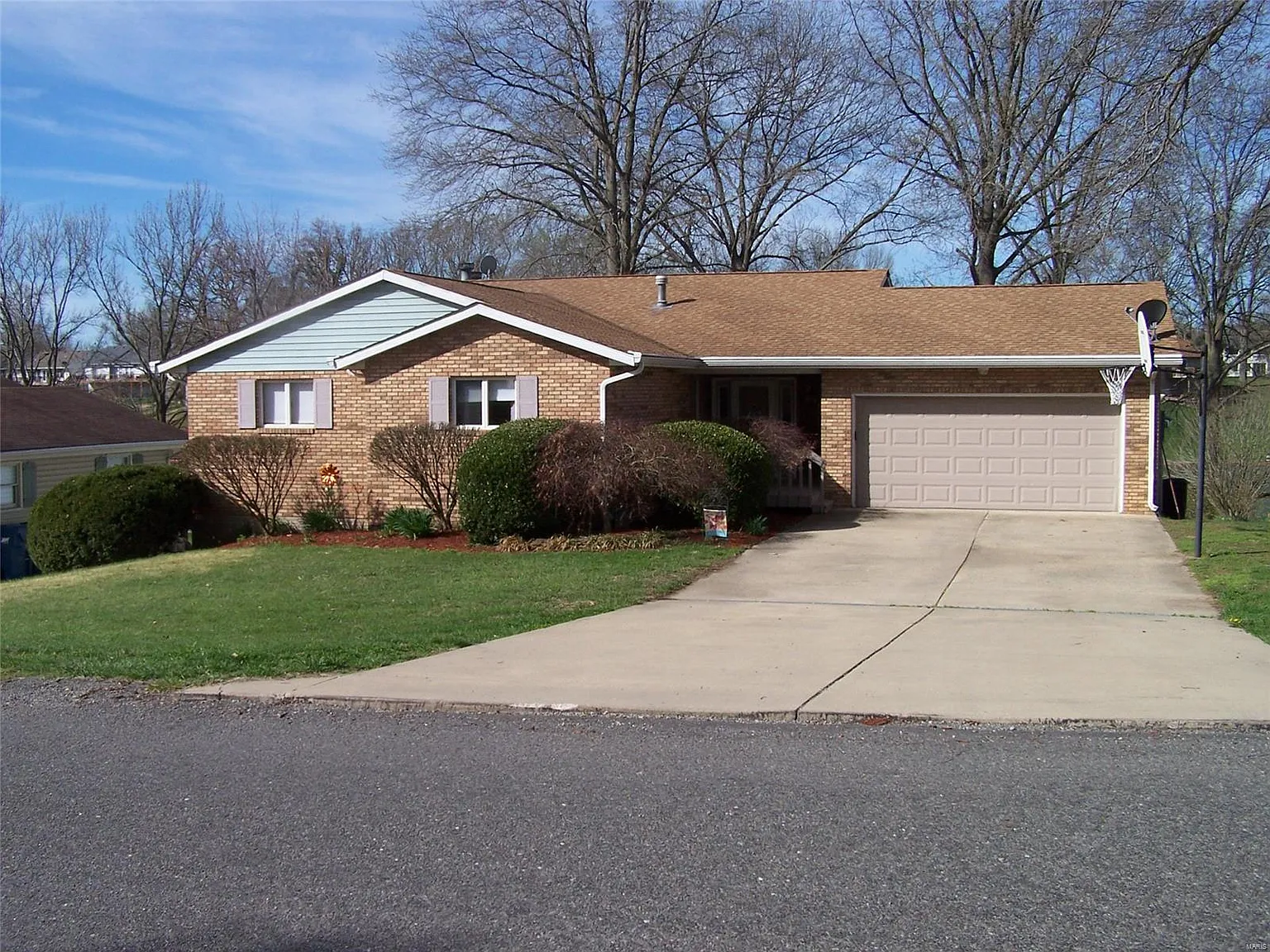 872 Holiday Point Pkwy photo 1