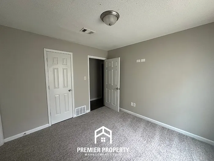 896 Cully Rd — Photo 18