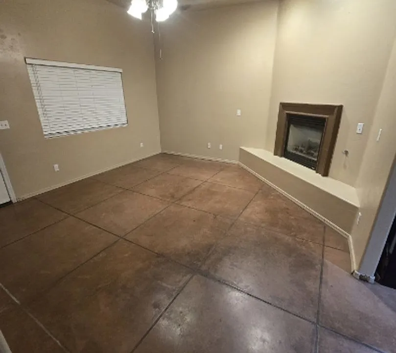 3331 E Bermuda St