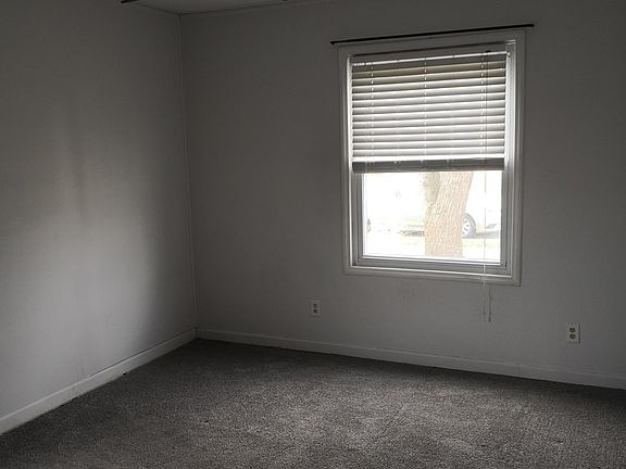 4th image of 950 Olympia Dr