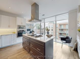 200 Woodbine Ave #403, Toronto, ON M4L3P2