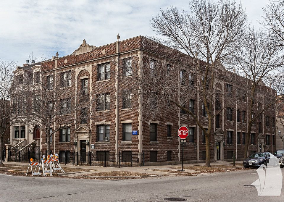 1st image of 1200 W Wellington Ave APT 2W
