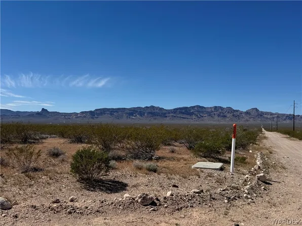 8008 E Aquarius Dr #813, Golden Valley, AZ 86413