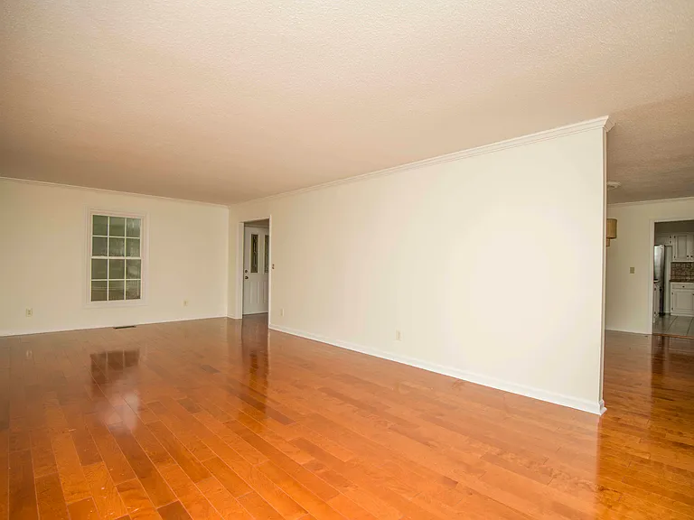 11144 Pleasant Forest Dr — Photo 9