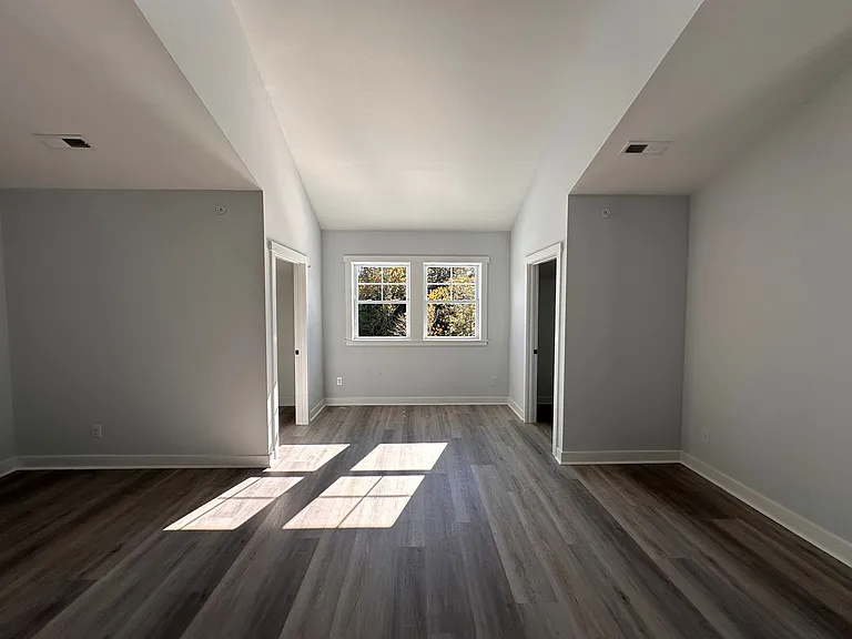 1426 Navaho Trl — Photo 9