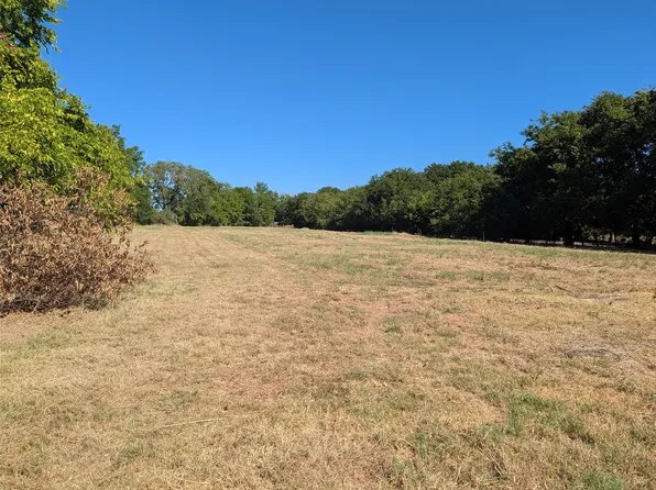 892 State Highway 78 S #B, Farmersville, TX 75442