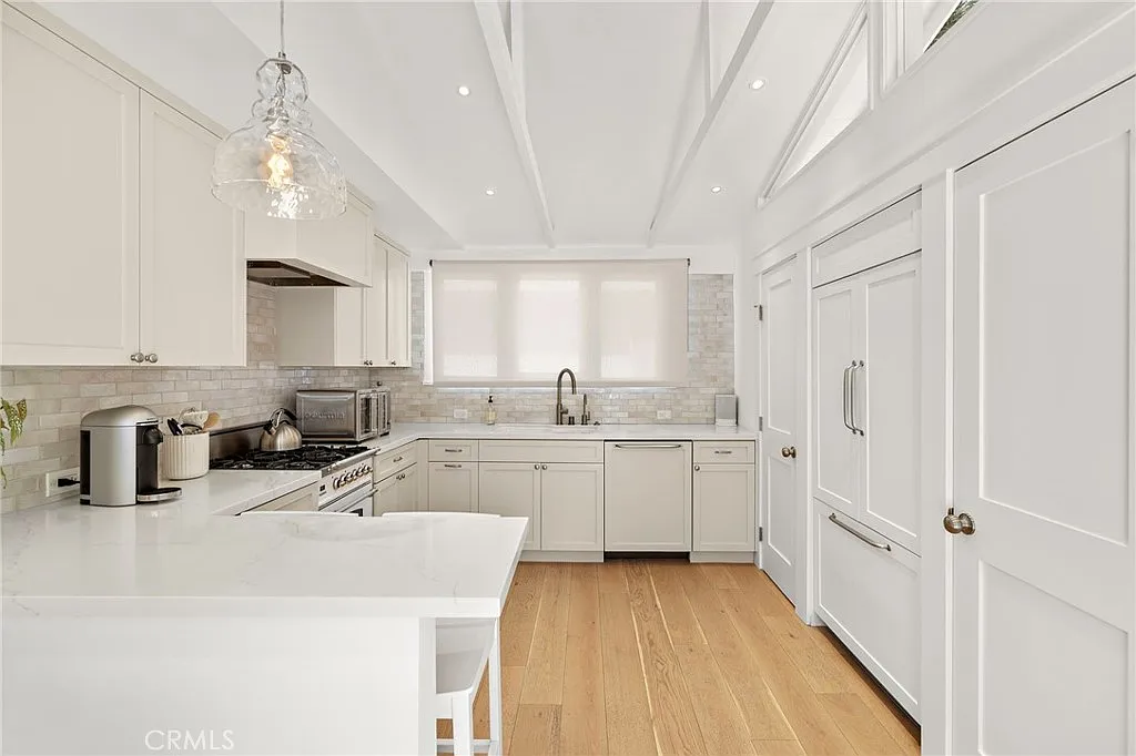 1 bed, 1.5 bath, 550 sqft, $5,000 — Photo 4