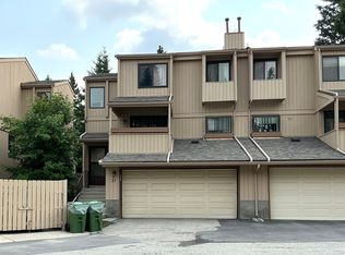 235 Berwick Dr NW #21, Calgary, AB T3K1P6