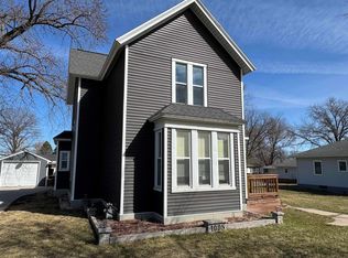 1005 G Ave, Grundy Center, IA 50638