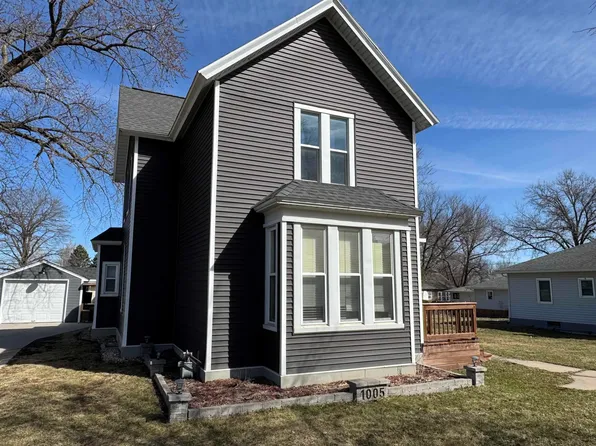 1005 G Ave, Grundy Center, IA 50638