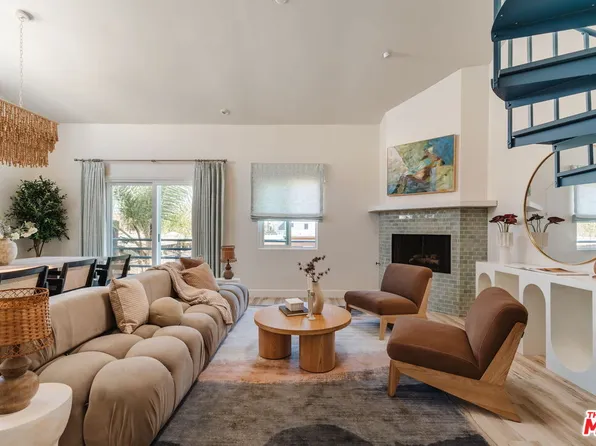 131 Galleon St APT 2, Marina Del Rey, CA 90292