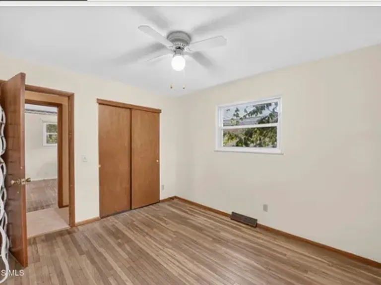 5920 Malden Ave — Photo 11