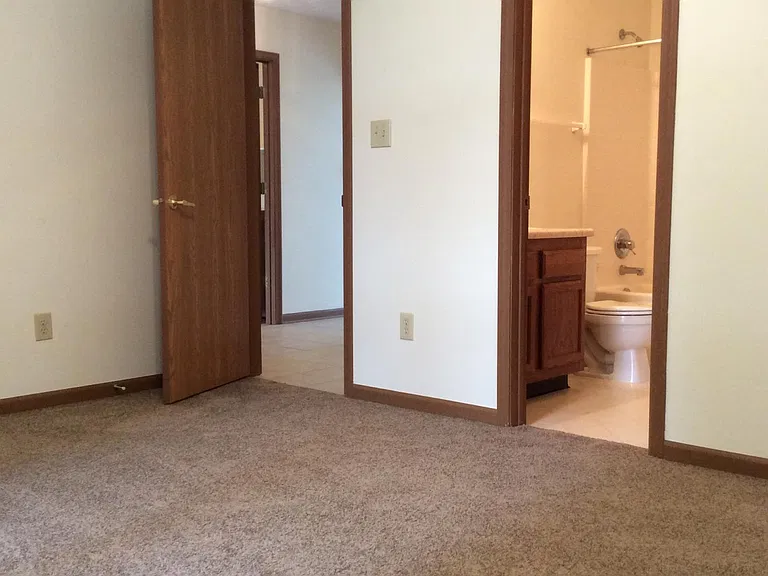 10050 Long Meadow Dr — Photo 19
