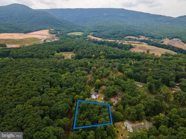 C30 Oak Ln, Luray, VA 22835