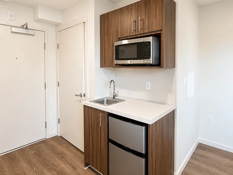 Plaza Apartments — Photo 189