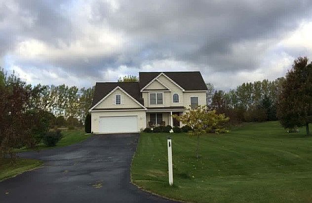 2nd image of 1456 S Montmorency Ln