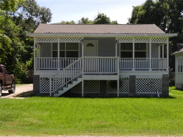 5015 Charles St, Seabrook, TX 77586
