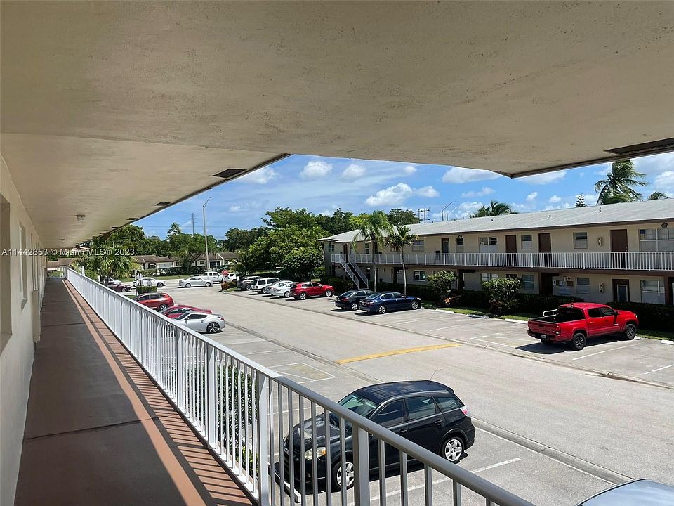 1st image of 7205 NW 4th Pl APT 202