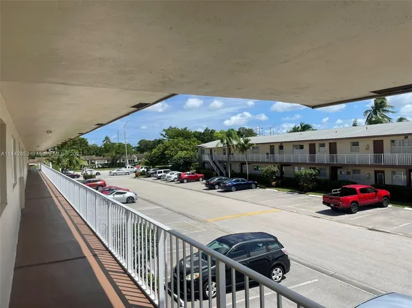7205 NW 4th Pl APT 202, Margate, FL 33063