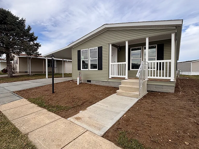 Red Oak Dr — Photo 2