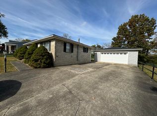 141 Golfview Dr, Richmond, KY 40475