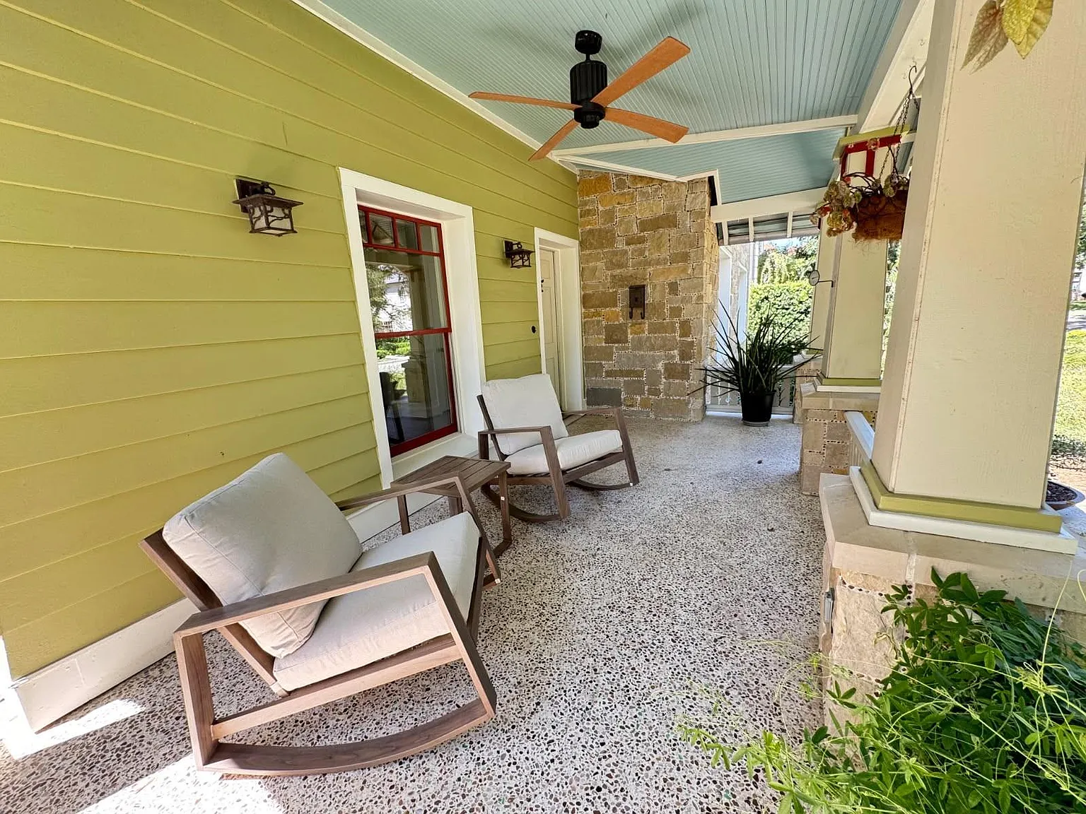 4 bed, 3.5 bath, 2685 sqft, $6,000 — Photo 3