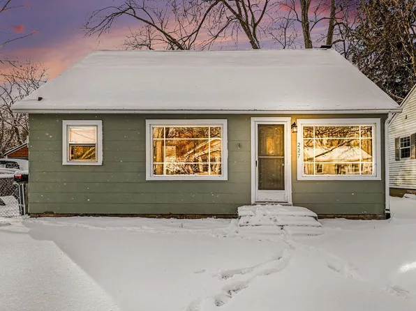 227 Whitcomb St, Kalamazoo, MI 49001