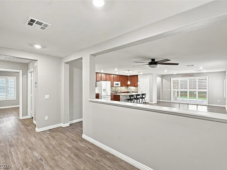 1525 Deep Valley Ave — Photo 5
