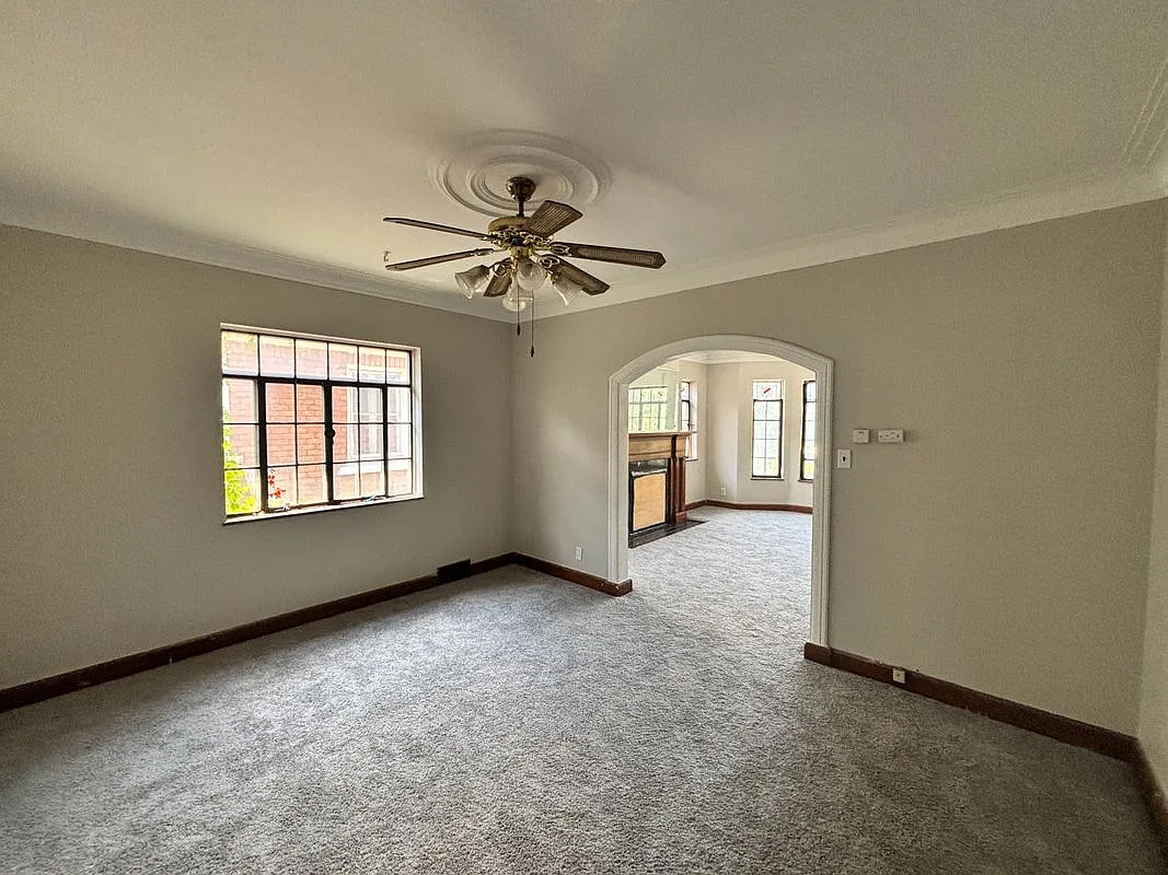 3 bed, 1.0 bath, 1502 sqft, $1,000 — Photo 3