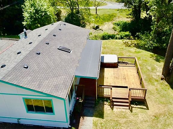 5th image of 1020 Winchuck River Rd