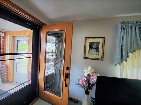 3rd image of 311 Henry St