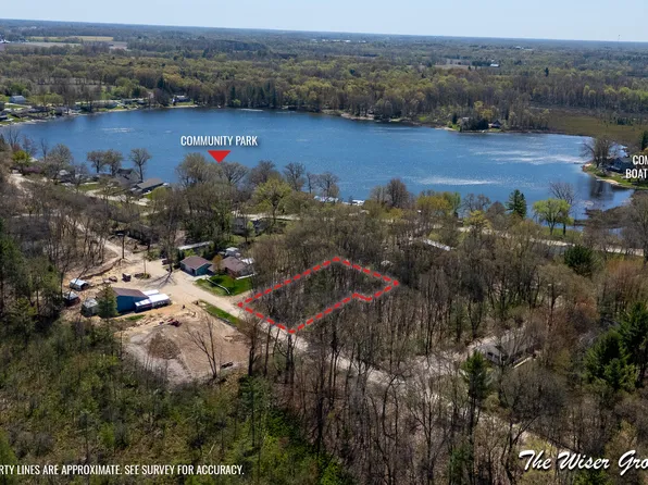 Hawk Dr, Greenville, MI 48838