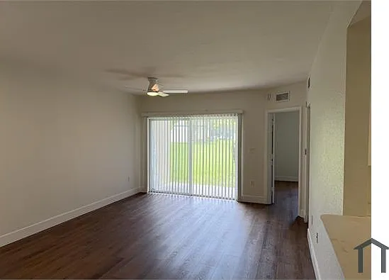 1095 Golden Lakes Blvd #915 — Photo 4