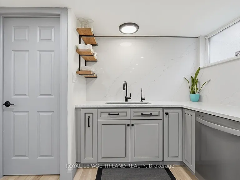 27 Aldborough Ave — Photo 14
