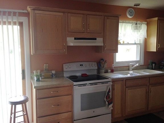 5th image of 825 W Marquette St