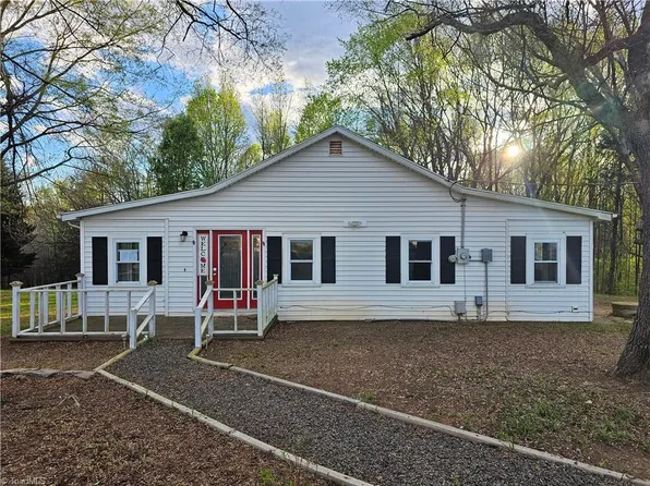 1902 Amberhill Dr, Reidsville, NC 27320