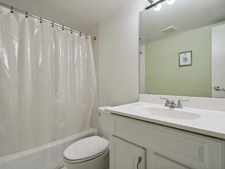 1828 Green St #3F — Photo 8