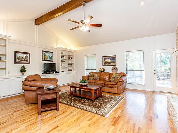 3rd image of 11102 Pickfair Dr